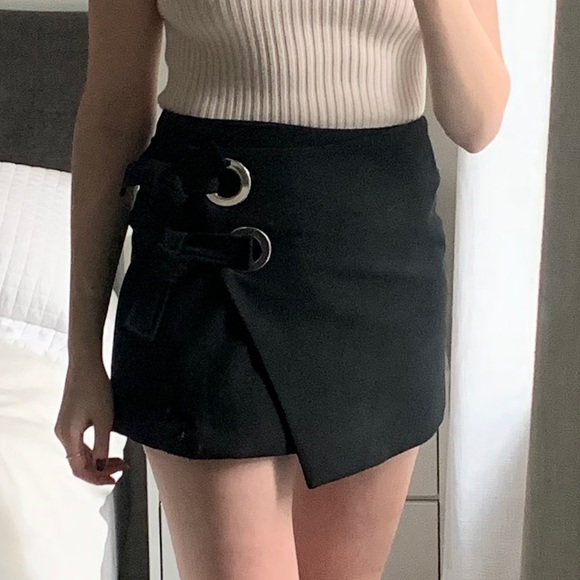 Zara black mini skirt with grommet ties - Picture 8 of 9